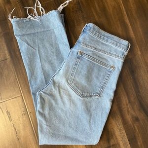 Everlane size 28 Tomgirl jeans with raw ankle hem.